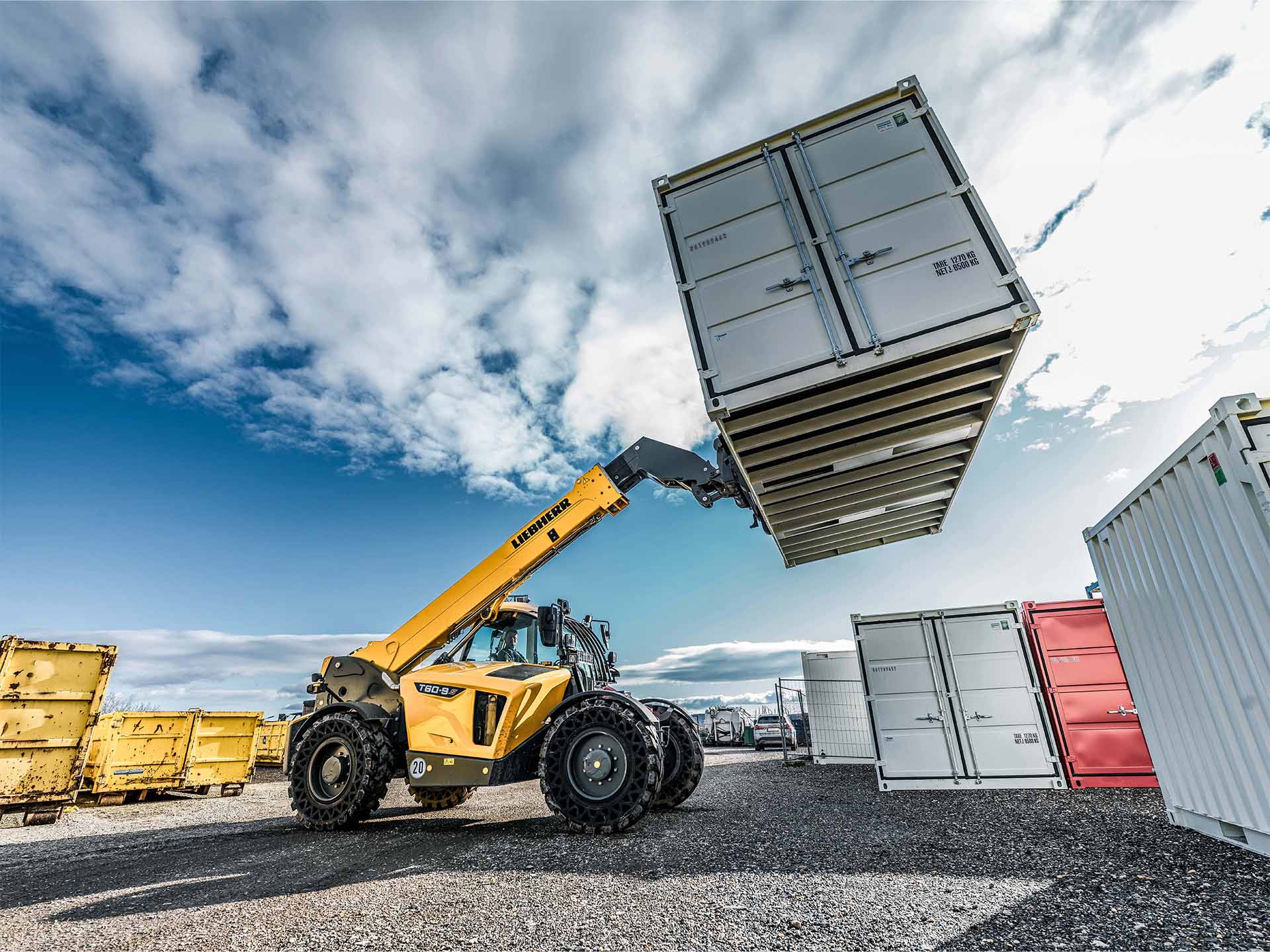 Liebherr Teleskoplader mit LFI-Teilen und Spezialfolie